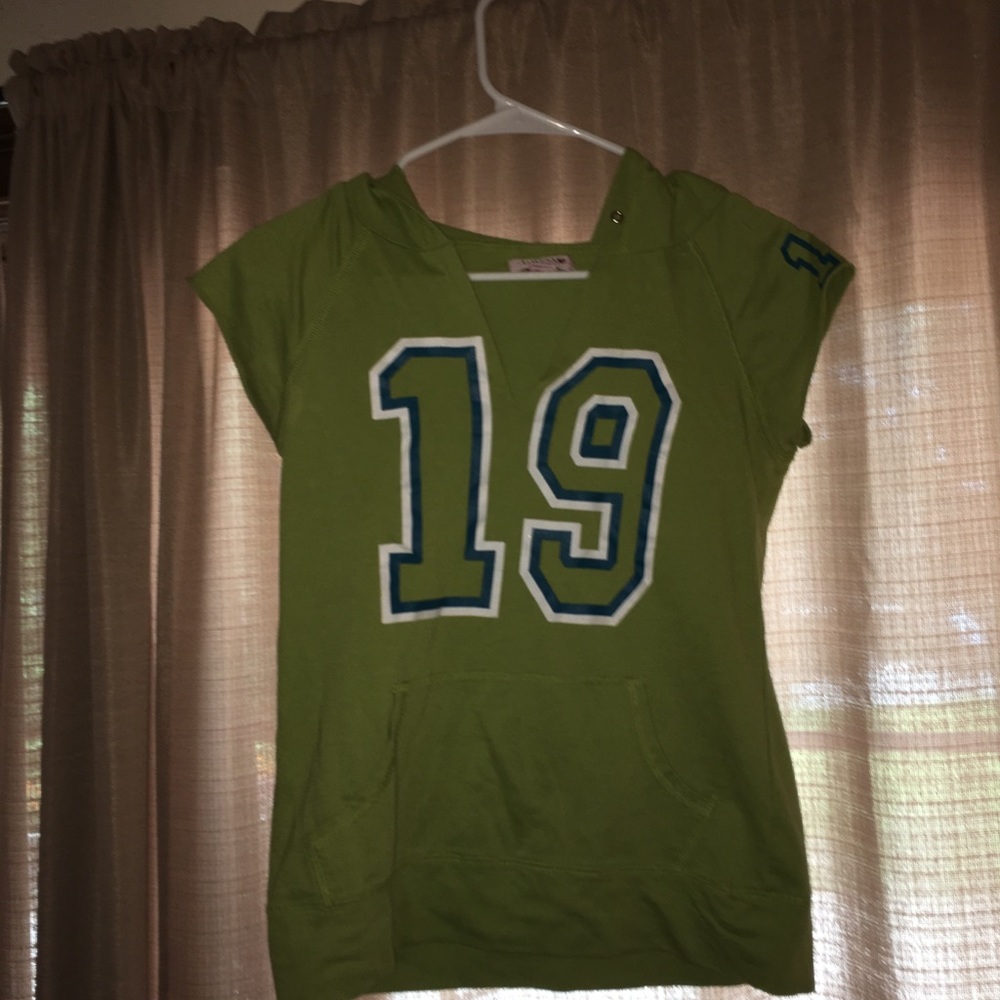 Green shortsleeved hoodie